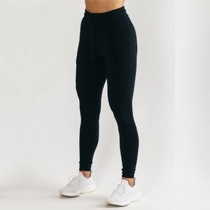 Alphalete IDENTITY JOGGER in Black